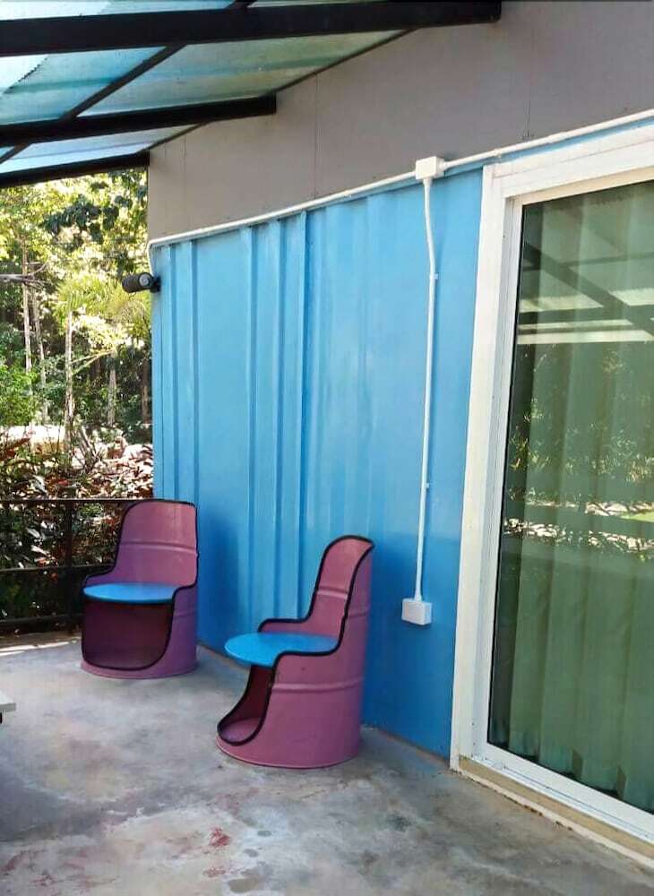 Hotel Mine Boxes Resort