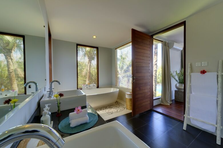 Bed & Breakfast Malimbu Cliff Villa