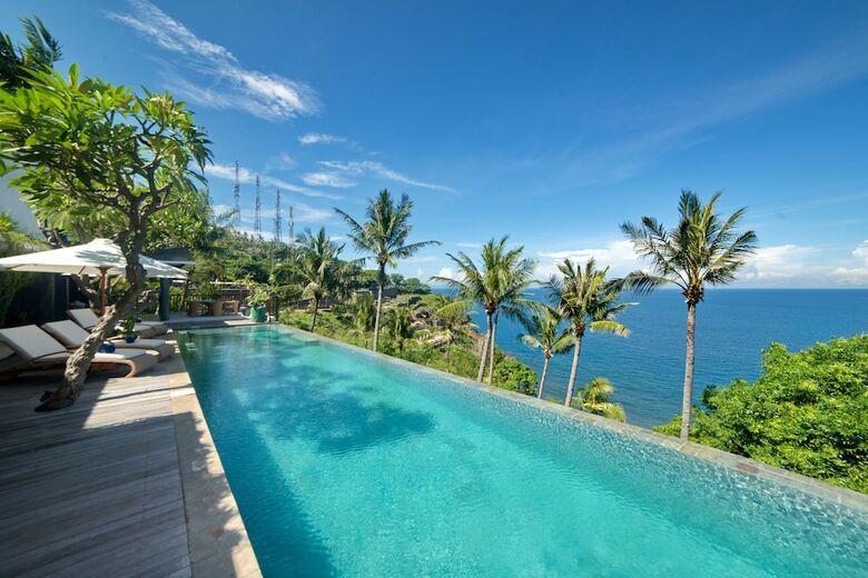 Bed & Breakfast Malimbu Cliff Villa