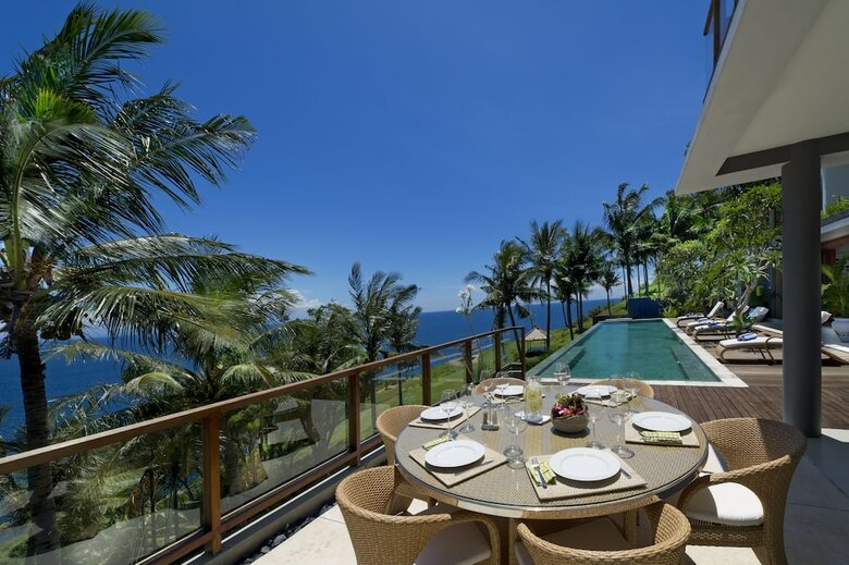 Bed & Breakfast Malimbu Cliff Villa