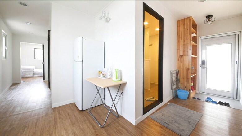 Hostal Blanc Guesthouse