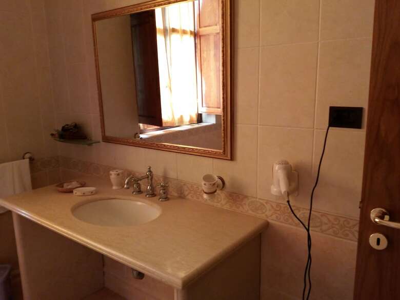 Hotel Tavernola Locanda Di Campagna
