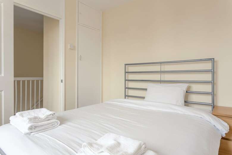 4 Bedroom Apartment In Battersea