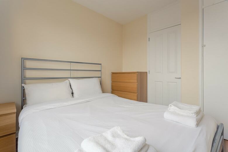 4 Bedroom Apartment In Battersea