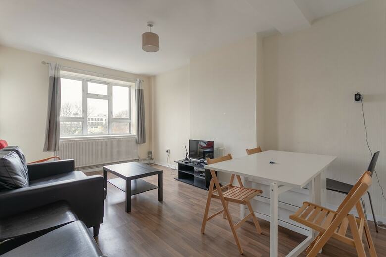 4 Bedroom Apartment In Battersea
