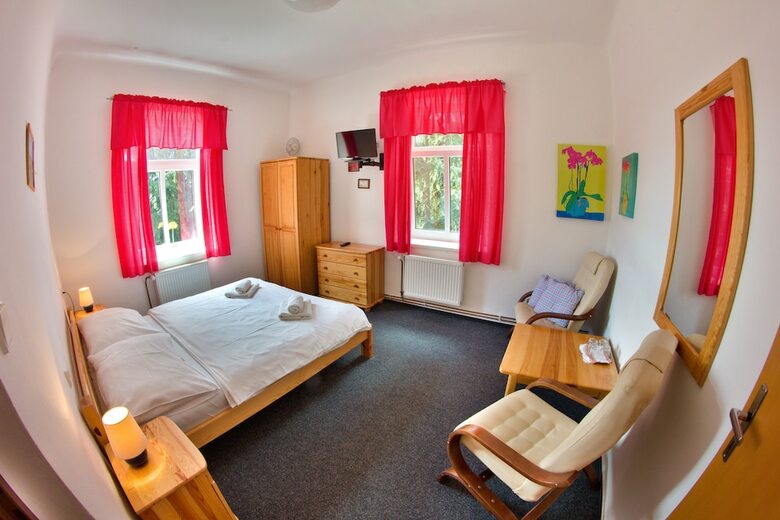 Hotel Pod ?ikmou V??�