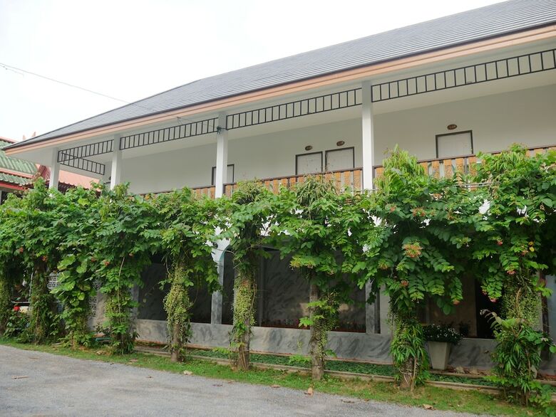 Hotel L.o.m. Resort