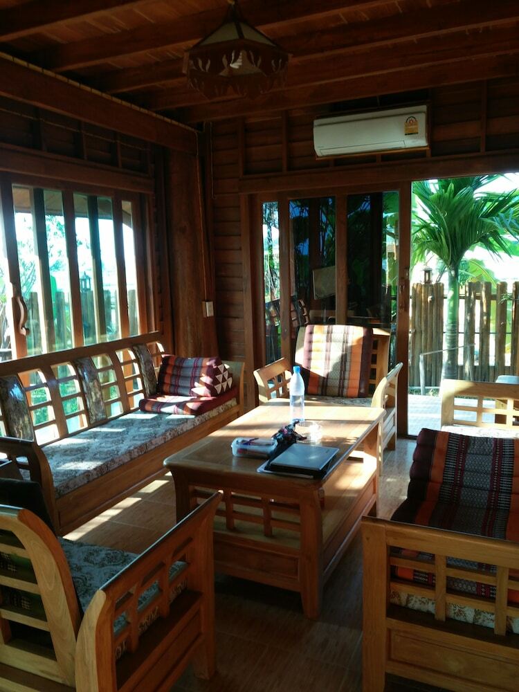 Hotel Huanmaisakngam Resort