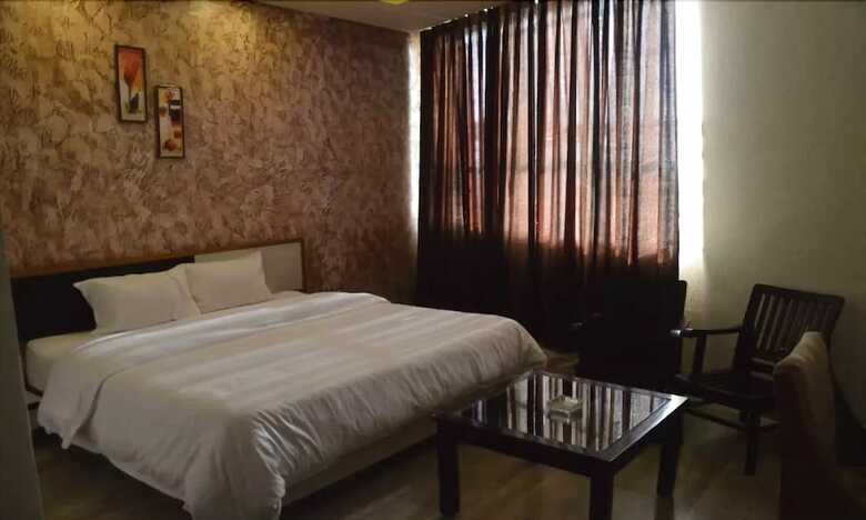 Hotel The Royal Paradise