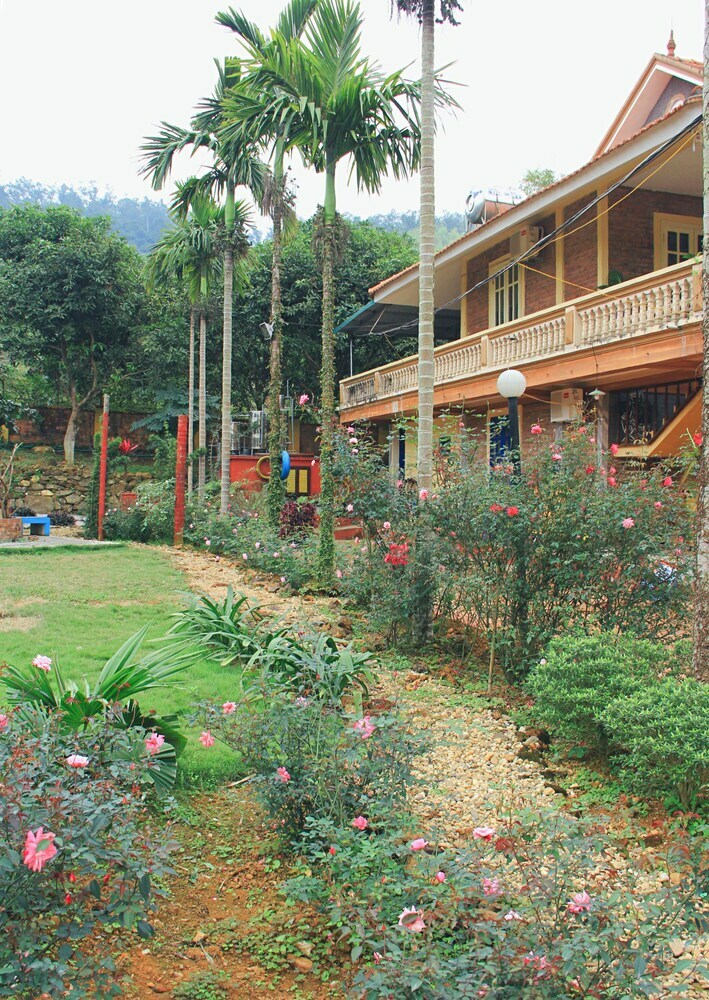 Mit Hilltop Villa