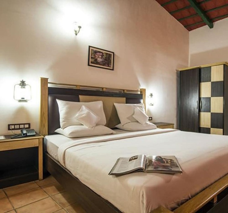 Hotel Eka Resorts