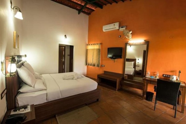 Hotel Eka Resorts