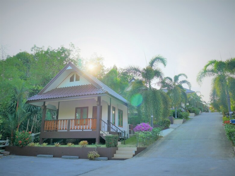 Hotel Pattana Resort
