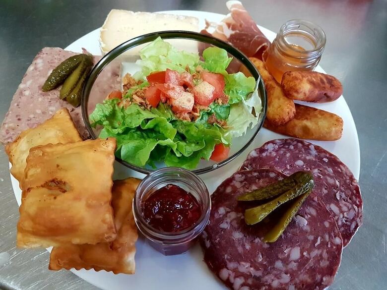 Hotel H�tel Restaurant La Trinit�