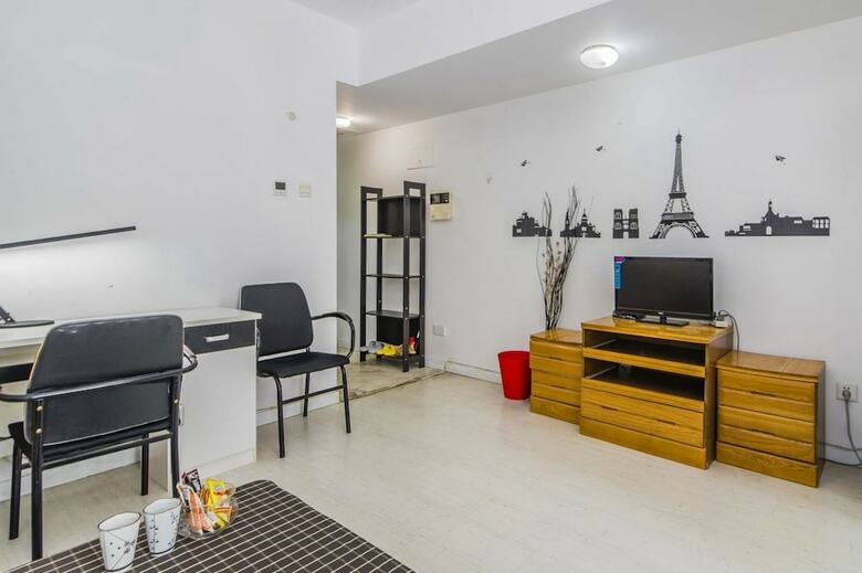 Moos Apartments