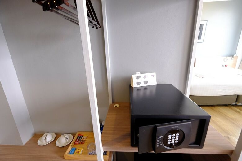 R Photo Hotel
