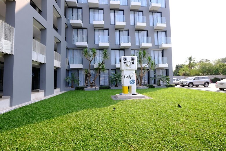R Photo Hotel