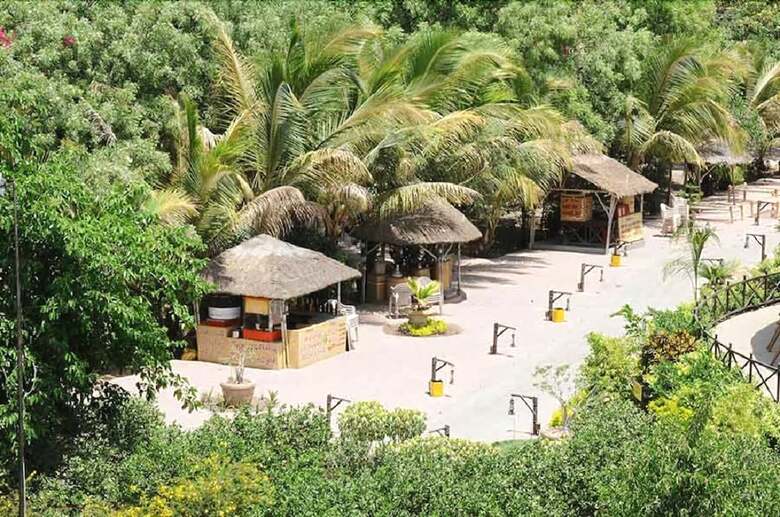 Hotel Chouki Dhani Resort