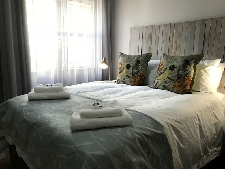 Bed & Breakfast 59 On True North Guest Rooms