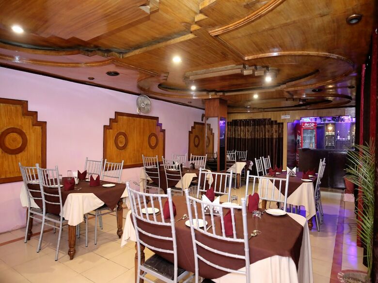 Oyo 11912 Hotel Nav Classic