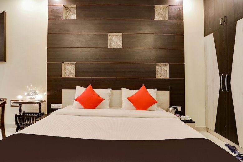 Oyo 12126 Hotel Shagun Residency