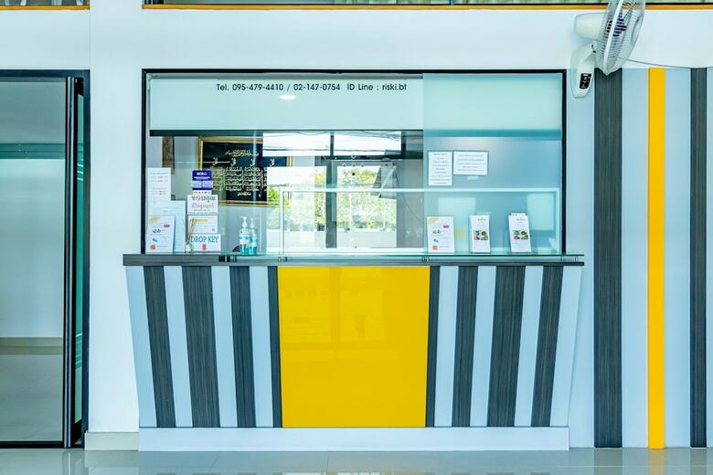 Hotel Riski Residence Bangbuathong