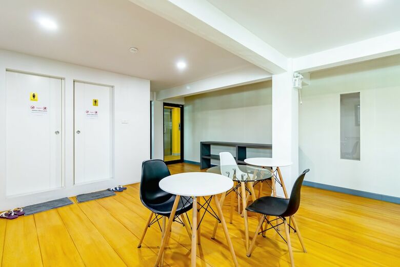Hotel Riski Residence Bangbuathong