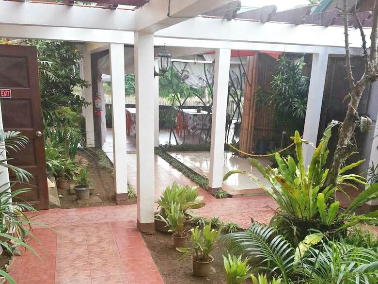 Hotel La Casa Roa Hostel