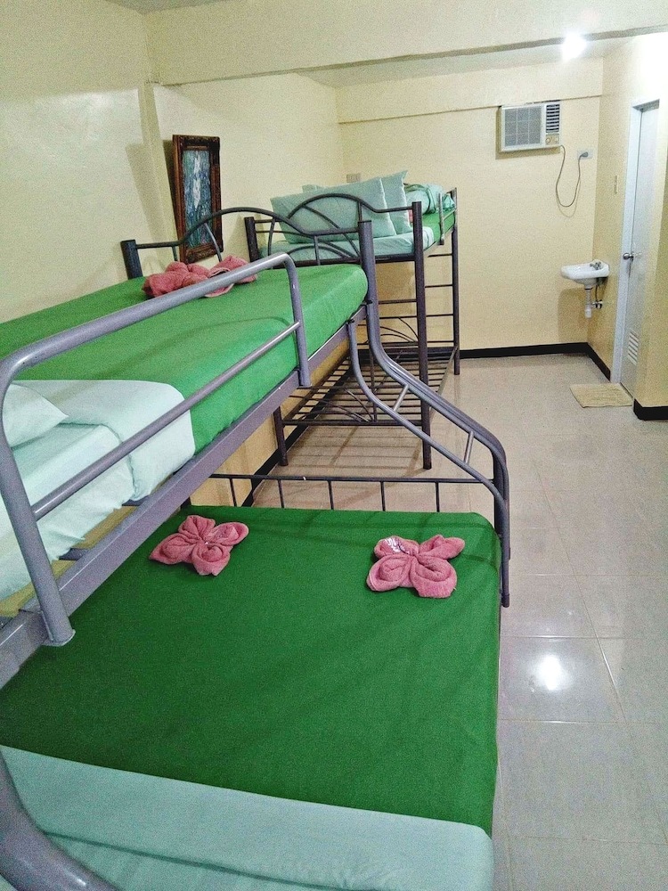 Hotel La Casa Roa Hostel