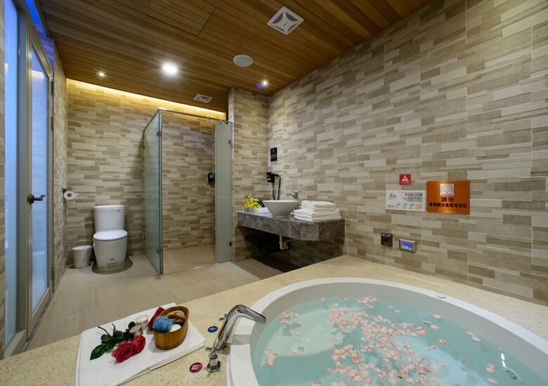 Hotel Chen He Spa Motel