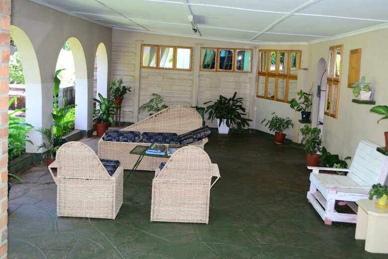 Bed & Breakfast Breeze Guest House