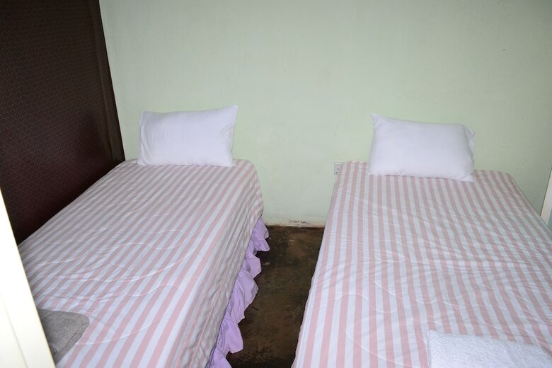 Bed & Breakfast Breeze Guest House
