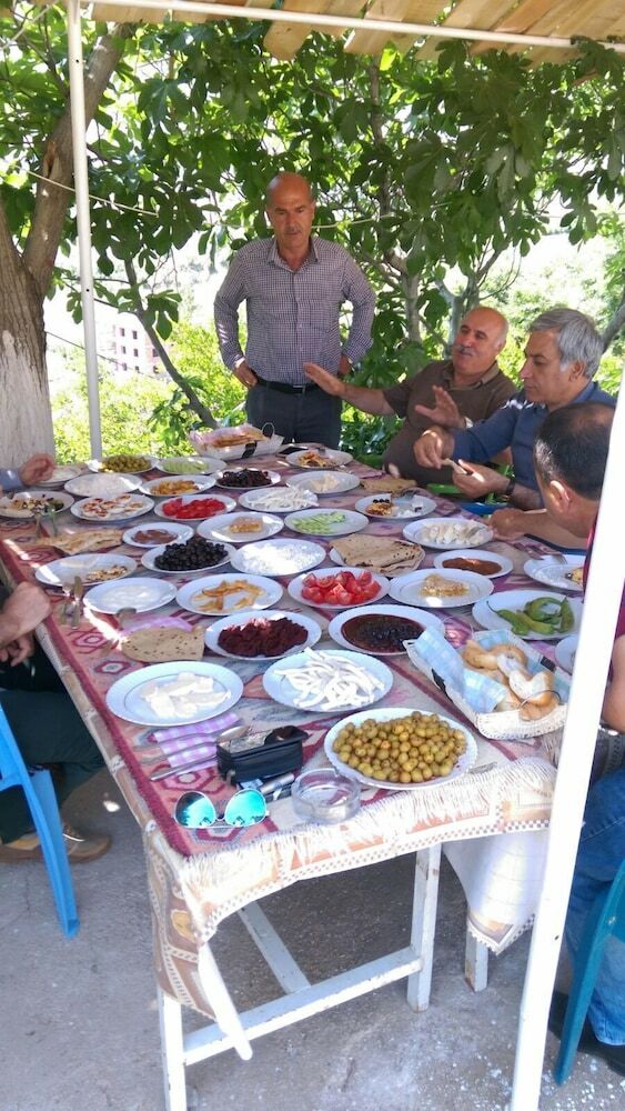 Hostal Karadut Pansiyon Nemrut