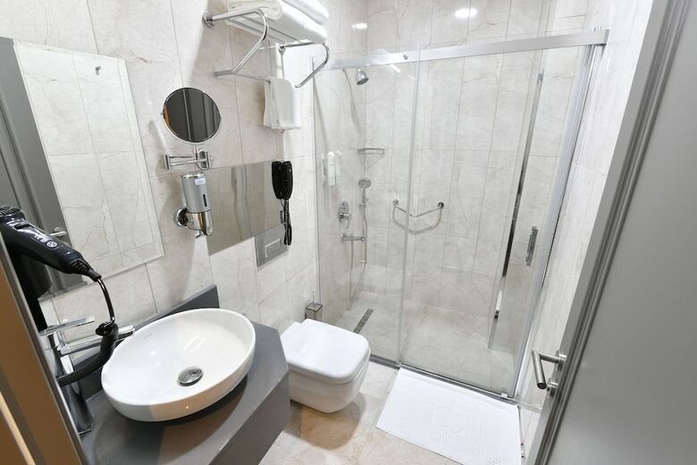 D'lux Boutique Hotel