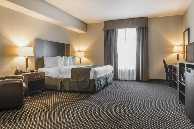 Hotel Quality Inn & Suites Petawawa