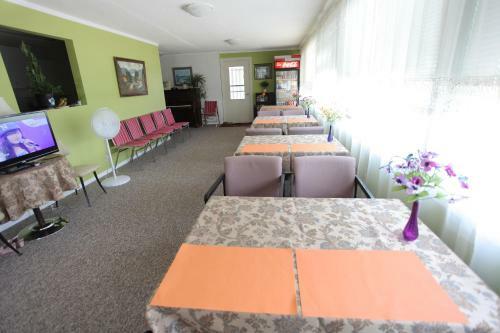 Riverside Motel