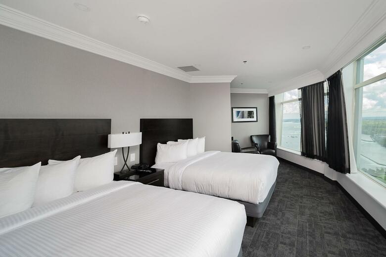 Tower Hotel At Fallsview