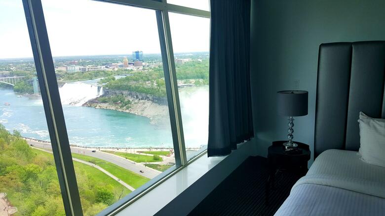 Tower Hotel At Fallsview