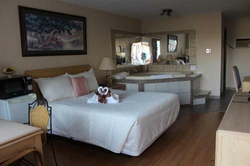 Motel Ritz Inn Niagara & Wedding Chapel