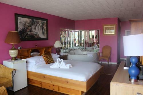 Motel Ritz Inn Niagara & Wedding Chapel