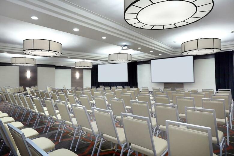 Hotel Four Points By Sheraton Niagara Falls Fallsview