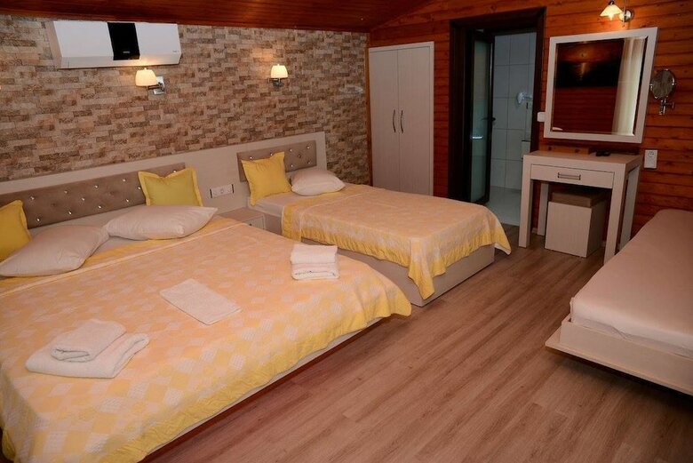 Hotel Nuri's Beach Bungalow