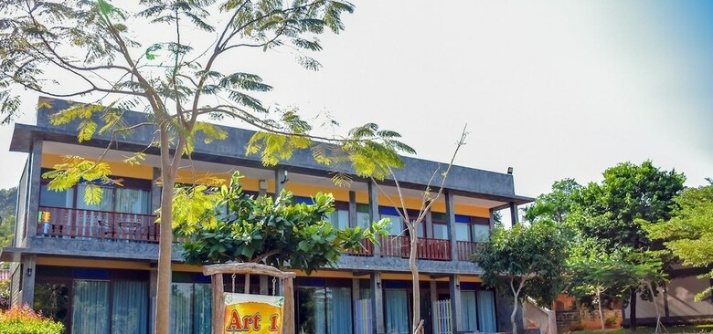 Hotel Sugar Palm Resort