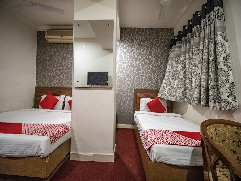 Hotel Imax Inn