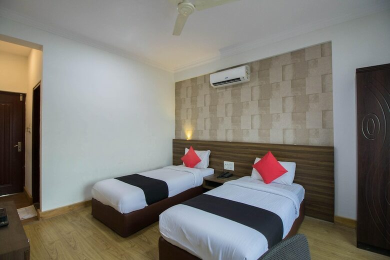 Hotel Oyo 11959 Seven Olives