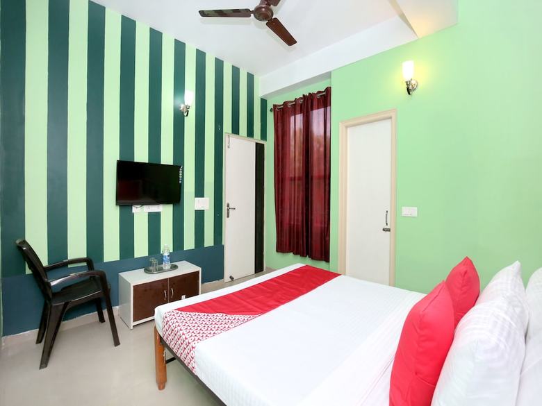 Oyo 12379 Hotel Riyasat