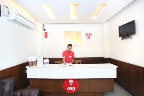 Oyo 12989 White Diamond Hotel