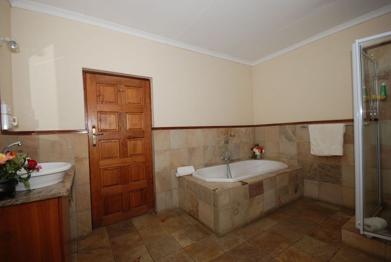 Hotel Hoopoe Haven Guest House