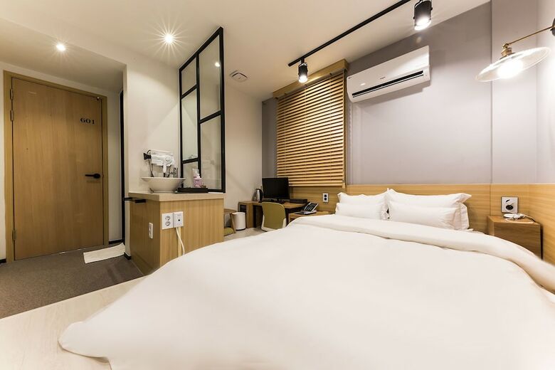 Hotel Raha