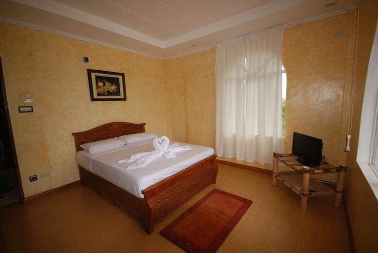 Hotel La Parola Orchids Beach Resort